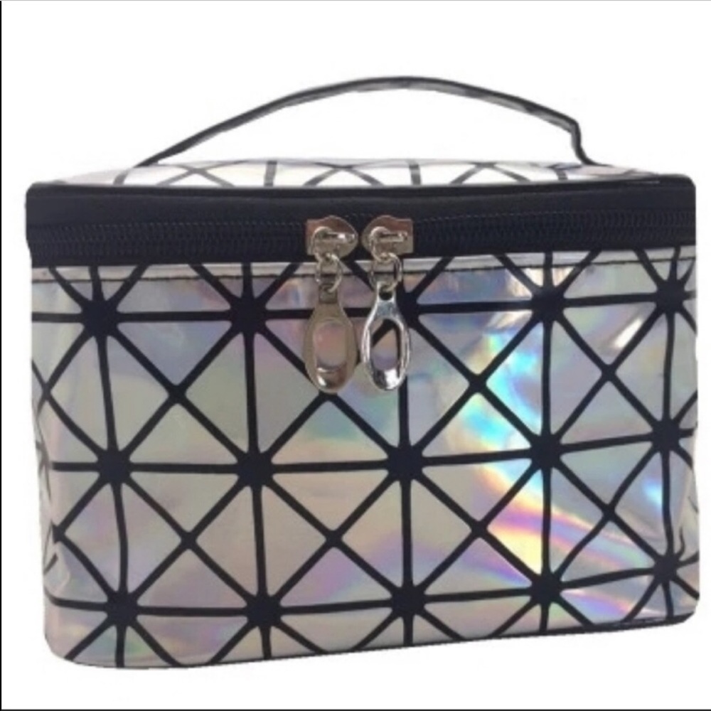 Geo Design Silver Holographic Cosmetics Bag new - Picture 1 of 5